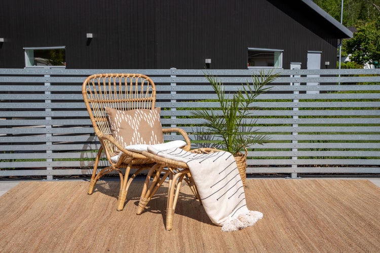 Ella Loungestuhl mit Hocker natur, offwhite. 66 X 131 X 95 cm