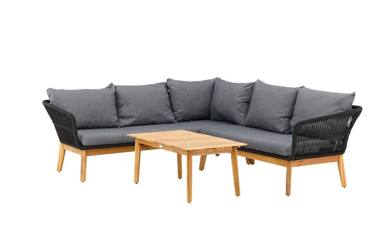Garten-Lounge-Set aus Holz mit Ecksofa, grauen Polstern und Couchtisch. Rückenlehne aus schwarzer Kordel.
