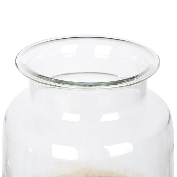 Detailansicht einer transparenten Glasvase