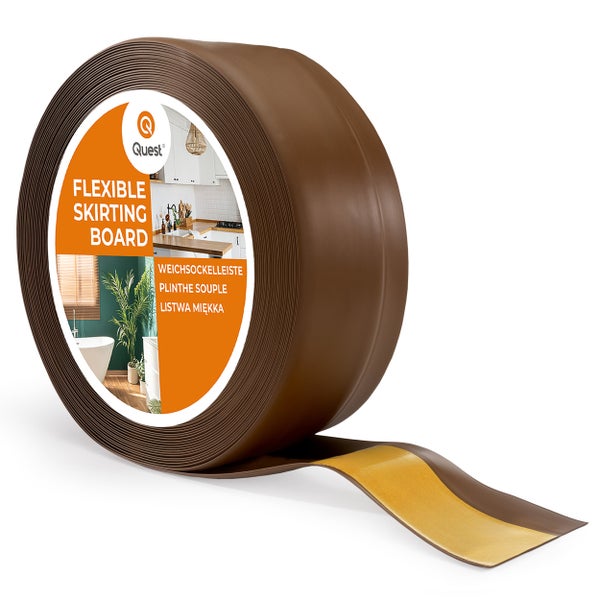 Eine Rolle selbstklebende, flexible Sockelleiste von Quest zur Bodenabdichtung und Wanddekoration.