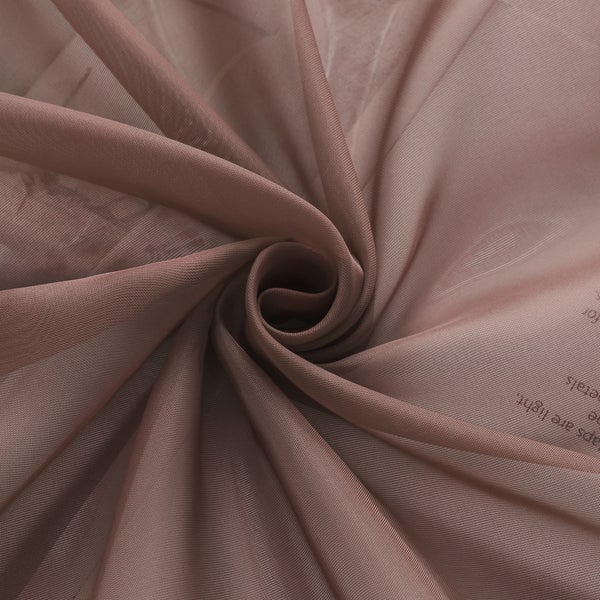 Nahaufnahme eines drapierten, transparenten Stoffes