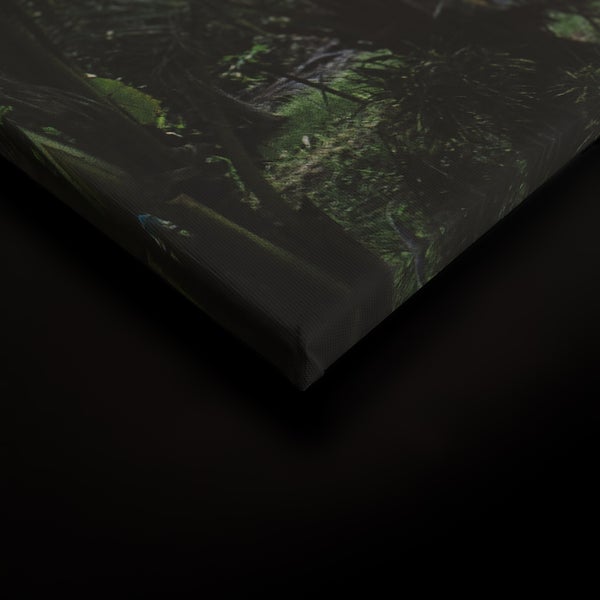 Ecke eines quadratischen Wandbildes auf Leinwand mit Waldmotiv
