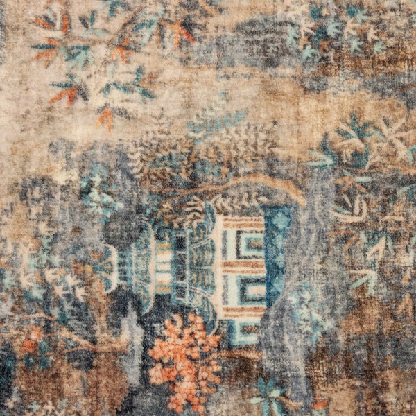 Detailansicht eines Teppichs mit asiatischem Landschaftsmuster, Pagode und Bäumen im Vintage-Stil.