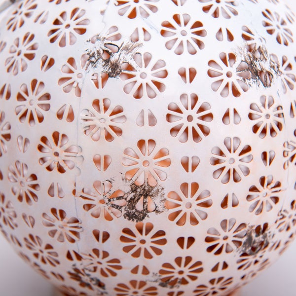 Dekorative Laterne mit Blumendesign für den Innenbereich