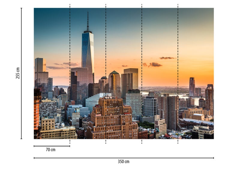 Fototapete mit New Yorker Skyline bei Sonnenuntergang, 350 mal 255 Zentimeter, fünf Bahnen zu je 70 Zentimeter.