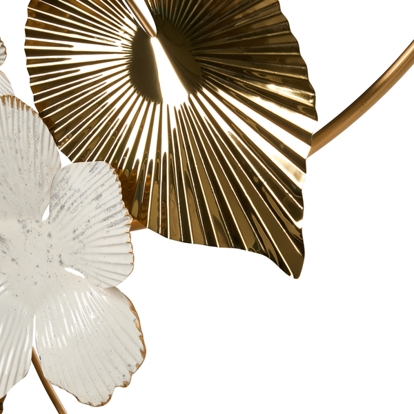 Dekorative Wanddekoration mit Blumen und Blättern aus Metall
