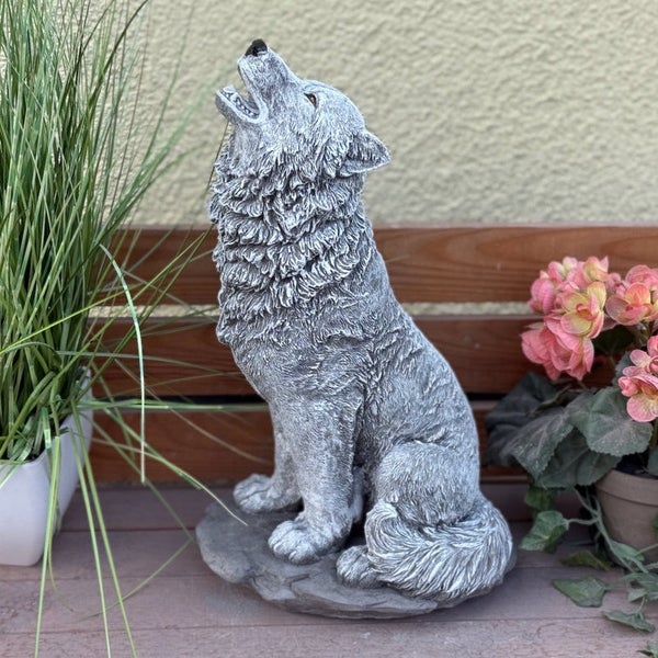 Heulende Wolf Gartenfigur aus Kunststein, detaillierte Tierstatue für den Außenbereich