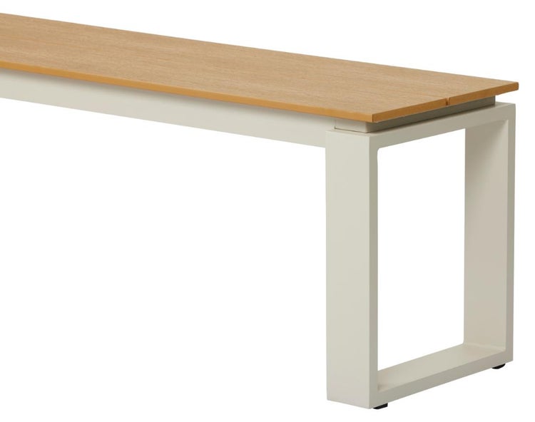 Sitzbank mit einer Sitzfläche aus hellem Holz und einem robusten Metallgestell.