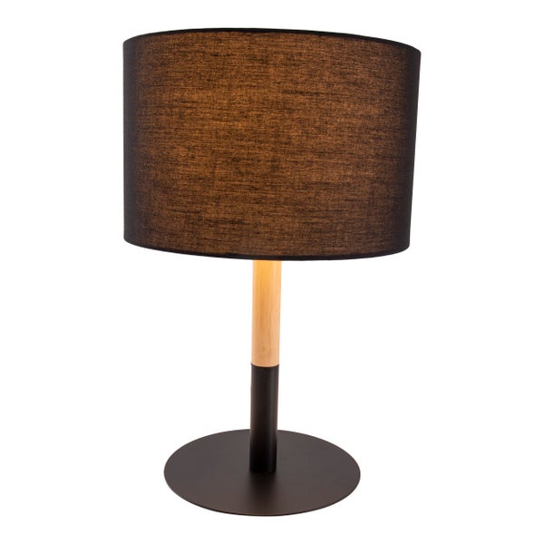 Detail einer Stehlampe mit schwarzem Schirm und hellem Holzfuß