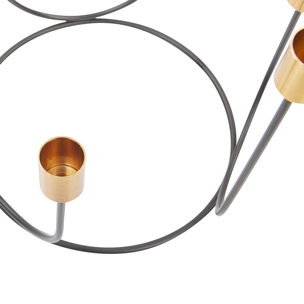 Dekorativer Kerzenständer aus Metall mit Halterungen für Kerzen