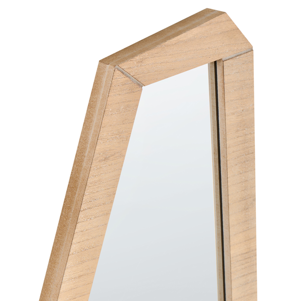 Nahaufnahme eines Spiegels mit Holzrahmen