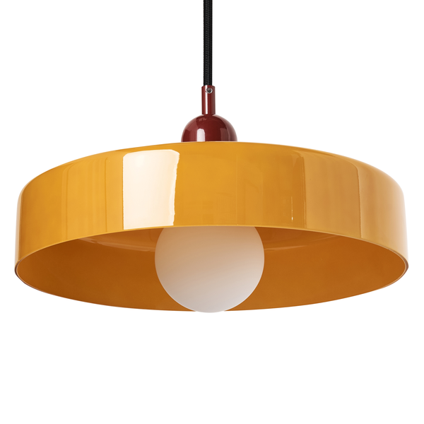 Gelbe Hängelampe mit rundem Lampenschirm und schwarzem Kabel