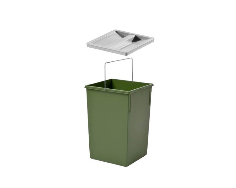 Grüner Abfalleimer aus Kunststoff mit Metallbügel und grauem Deckel.