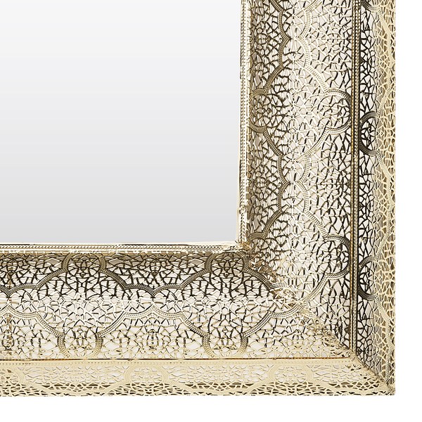Detailansicht eines Spiegels mit verziertem Rahmen
