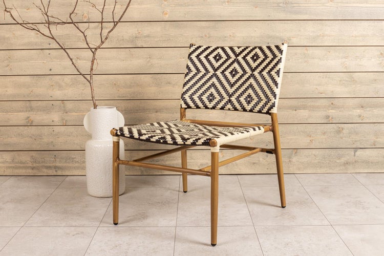 Calapan Sessel stapelbar braun. 57 X 69 X 77 cm