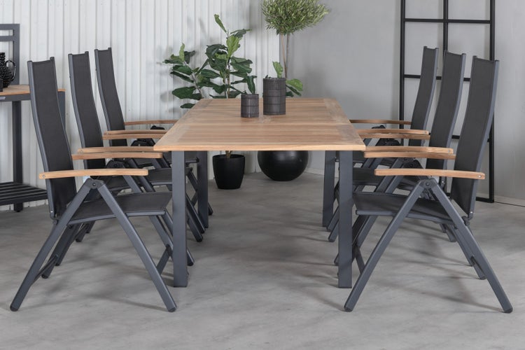 Gartenset mit Esstisch aus Holz und sechs Klappstühlen mit Armlehnen