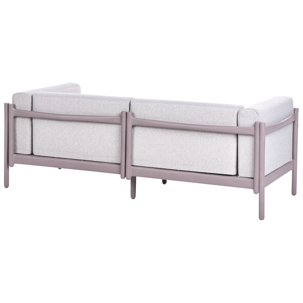Rückansicht eines dreisitzigen Sofas mit hellgrauen Polstern und mauvefarbenem Rahmen.