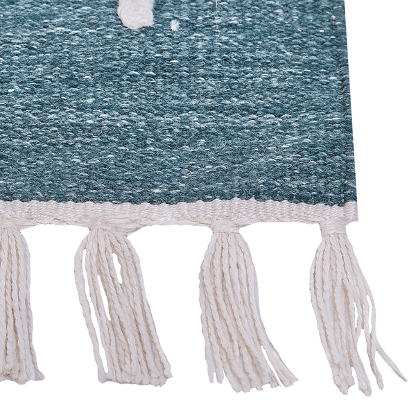 Teppich mit Muster und Fransen