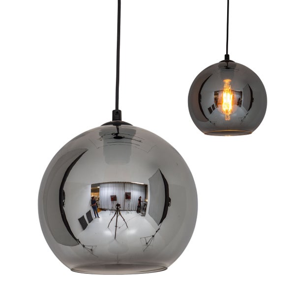 Zwei runde Pendelleuchten aus Glas