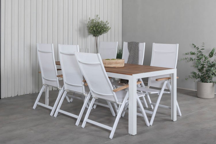 Gartenstuhl mit Armlehnen und hoher Rückenlehne