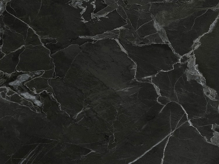 Nahaufnahme einer dunklen Marmorfliese mit Maserung
