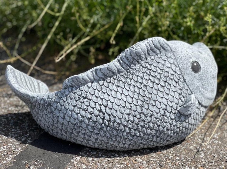 Fischfigur aus Steinguss für die Gartendekoration