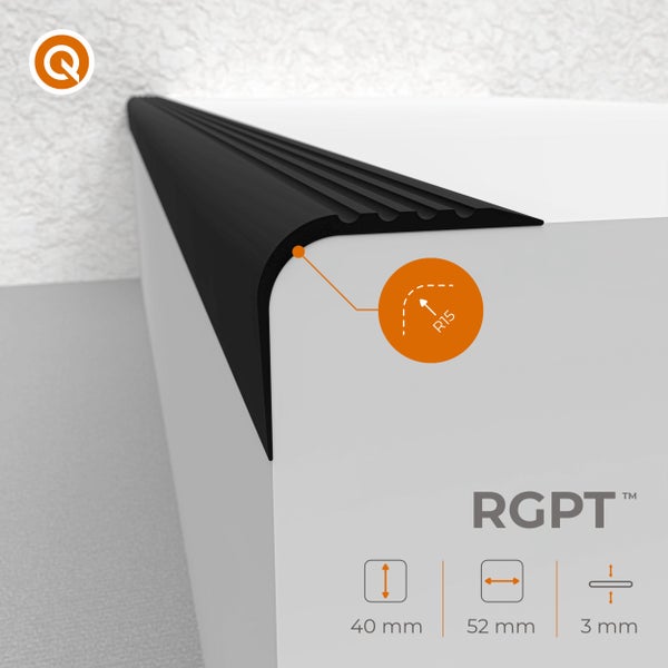 Treppenkantenprofil aus Gummi mit rutschfester Oberfläche, Maße 40 mal 52 Millimeter, Stärke 3 Millimeter, Biegeradius 15 Millimeter.