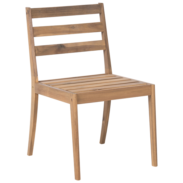 Terrasse mit Gartentisch und Stühlen aus Holz unter einer Pergola