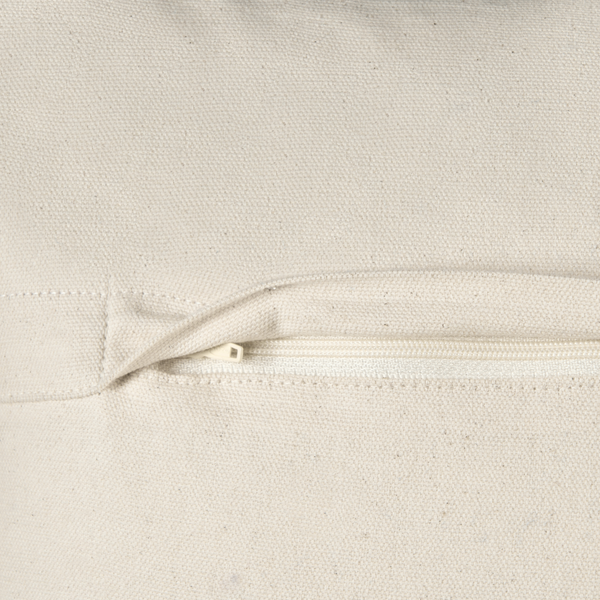 Detailansicht eines Kissenbezugs mit Reißverschluss