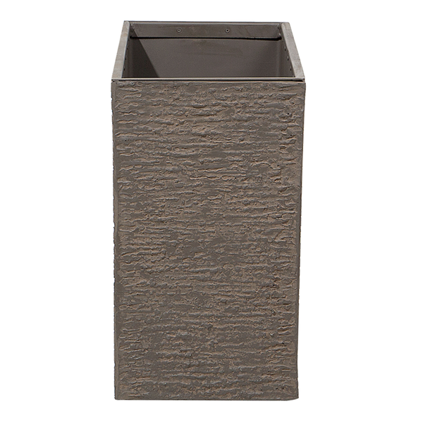 Rechteckiger Pflanzkübel mit rauer Oberfläche