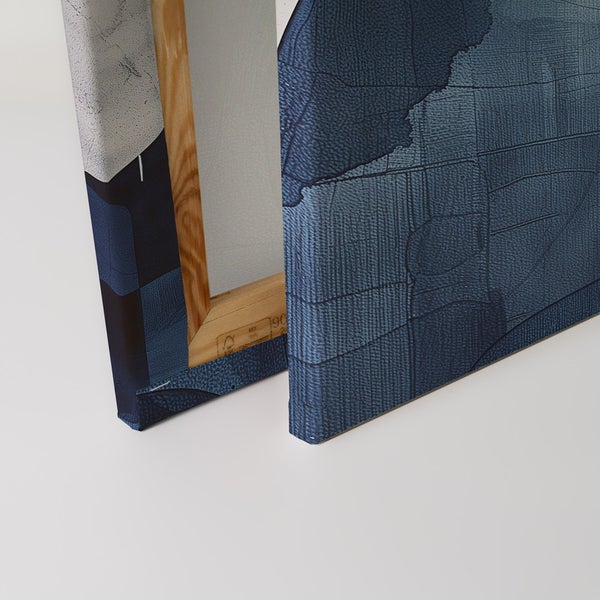 Detailansicht zweier Leinwandbilder mit abstrakten Motiven und Holzrahmen