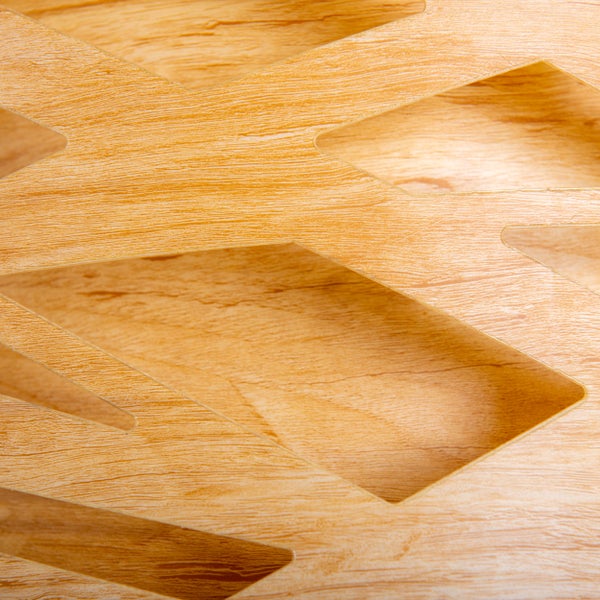 Dekorplatte mit Holzstruktur und Rautenmuster