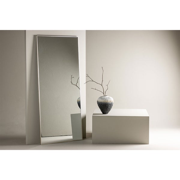 Rechteckiger Spiegel mit schmalem Rahmen