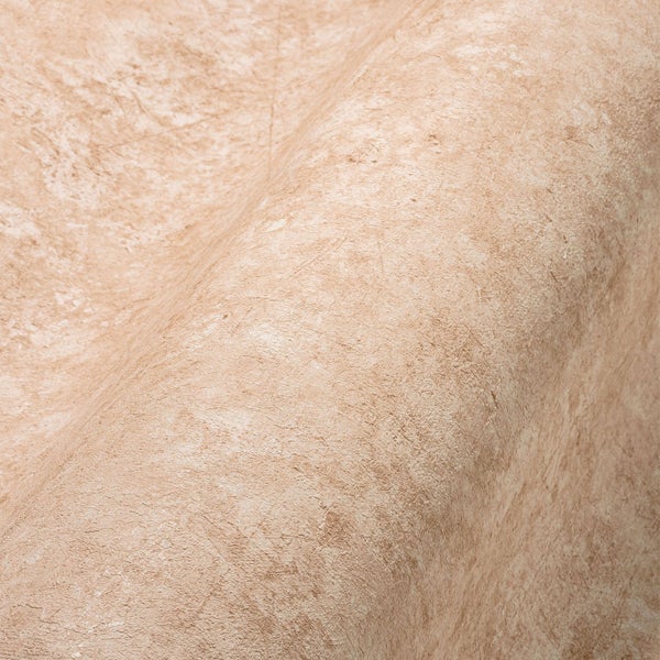 Nahaufnahme einer Tapetenrolle mit Putzstruktur