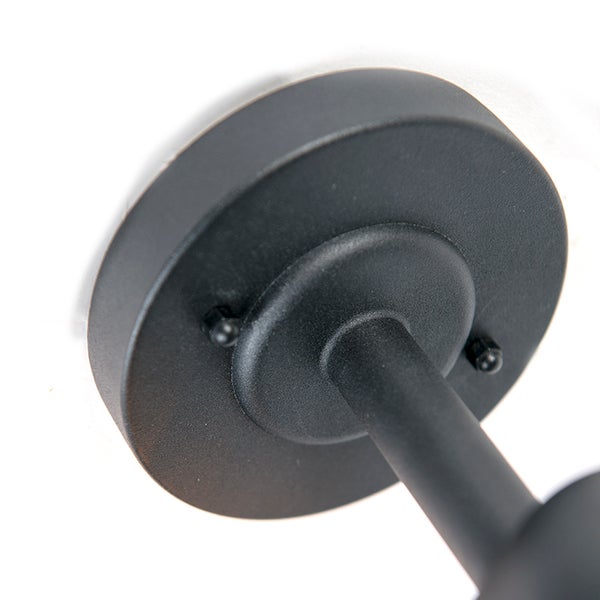 Hohes Metallregal mit sechs Fächern und antibakterieller Oberfläche