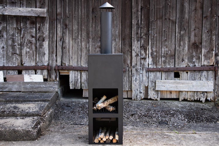 Makarima Gartenkamin, Lagerfeuer Stahl schwarz. 45 X 45 X 199 cm