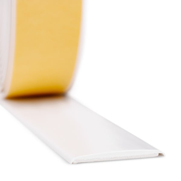 Sockelleiste mit Klebeband