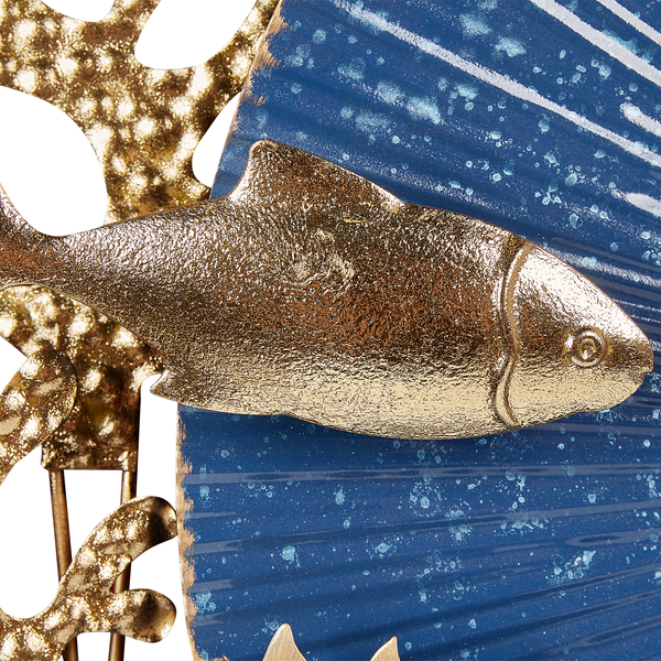Dekorative Wanddekoration mit Fischmotiv und maritimen Elementen