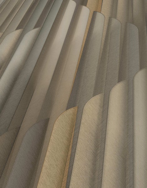 Heller Essbereich mit Esstisch, Stühlen und Pendelleuchten