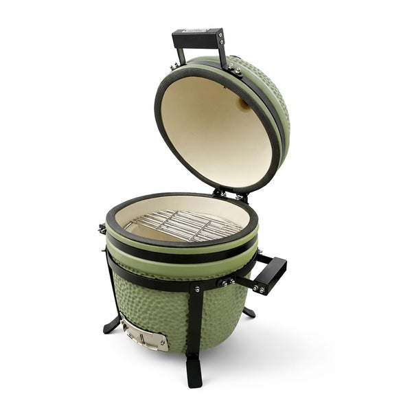 Keramikgrill mit offenem Deckel und Grillrost