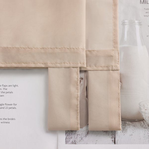 Beige Schlaufenschals zur Dekoration von Fenstern