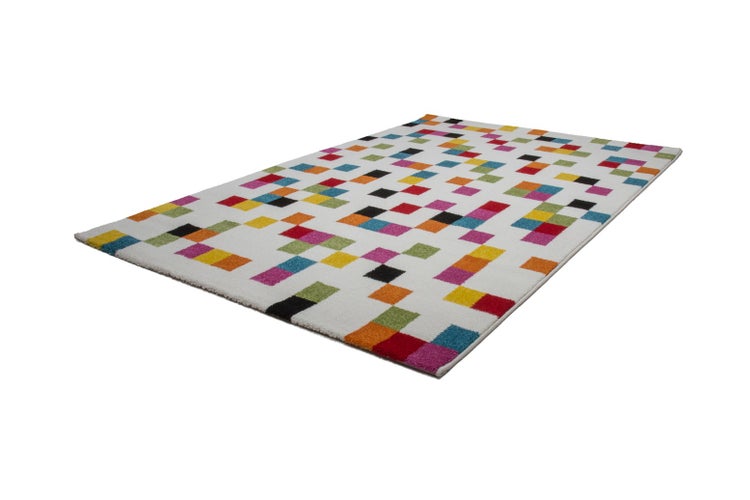 Weißer Teppich mit buntem Karomuster.