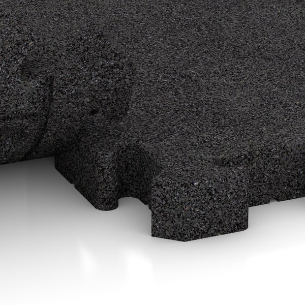 Ineinandergreifende Bodenmatten aus Gummigranulat mit Puzzle-Verbindungssystem in der Nahaufnahme.