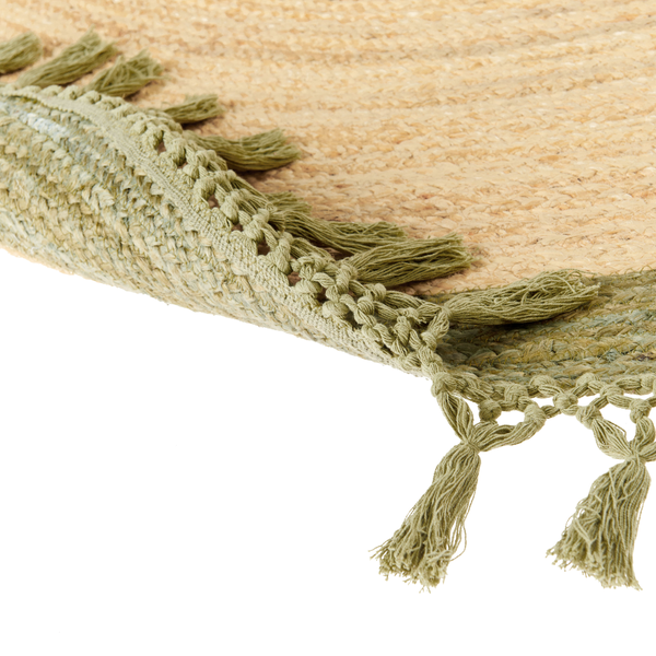 Naturfaser-Teppich mit Fransen und geflochtenem Rand.