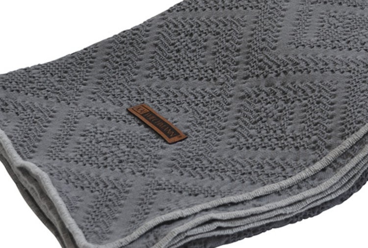 Decke Wohndecke Plaid 170 x 130 cm anthrazit grau Piqué aus 100 % Baumwolle premium