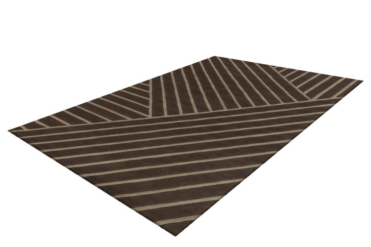 Rechteckiger Teppich mit geometrischem Streifenmuster in Braun und Beige.