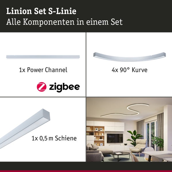 Modernes Wohnzimmer mit geschwungener LED Deckenleuchte, TV Wand, Sofa und Sessel in einer hellen und wohnlichen Einrichtung.