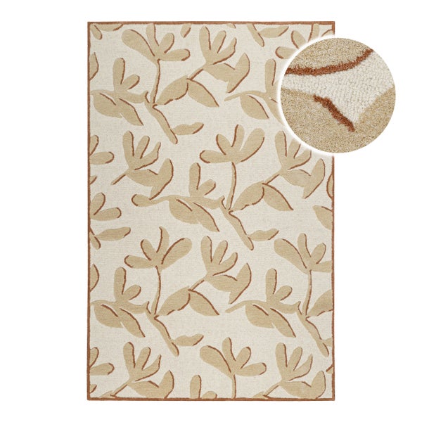 Kurzflor-Teppich mit floralem Blättermotiv in Beige und Creme sowie Detailansicht der Webstruktur.