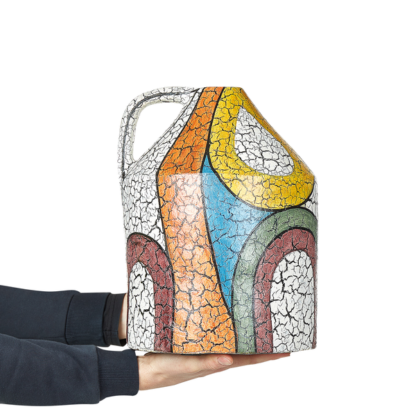 Dekorative Keramikkanne mit Griff und Rissmuster in der Glasur