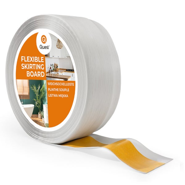 Quest flexible Weichsockelleiste auf Rolle als selbstklebendes Bodenabschlussband für Bodenbeläge